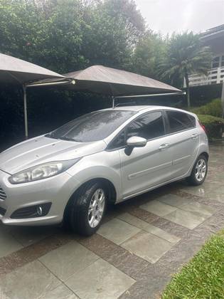 FORD FIESTA 1.6 SE HATCH 16V FLEX 4P POWERSHIFT FORD FIESTA 1.6 SE HATCH 16V FLEX 4P POWERSHIFT